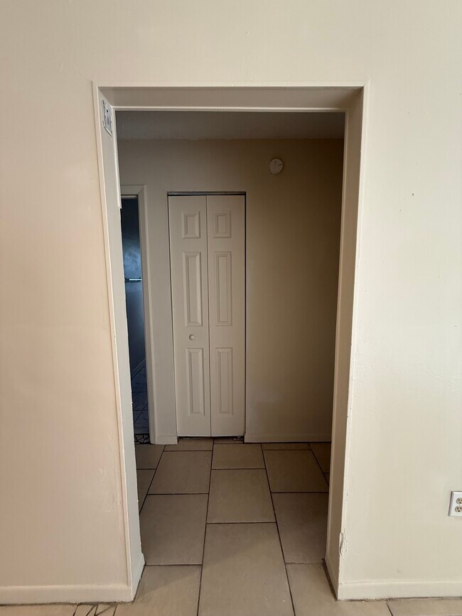 Building Photo - 810 N Hudson St