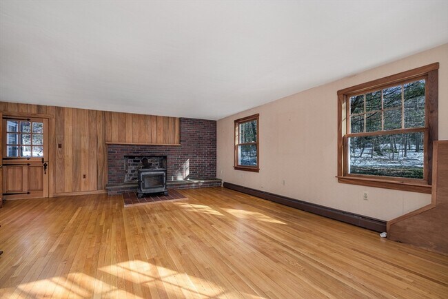 Building Photo - 445 Glen Rd