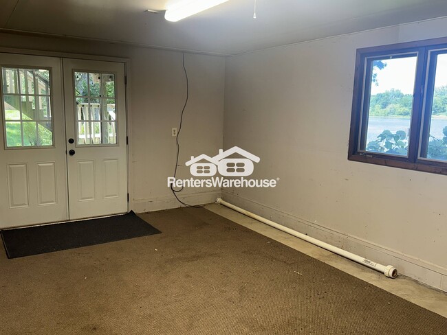 Building Photo - 1322 Meadowlark Dr