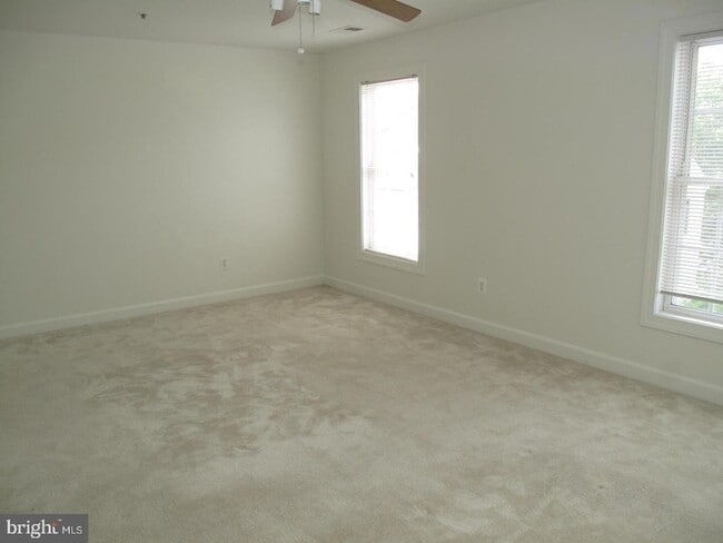 Building Photo - 8176 Skelton Cir