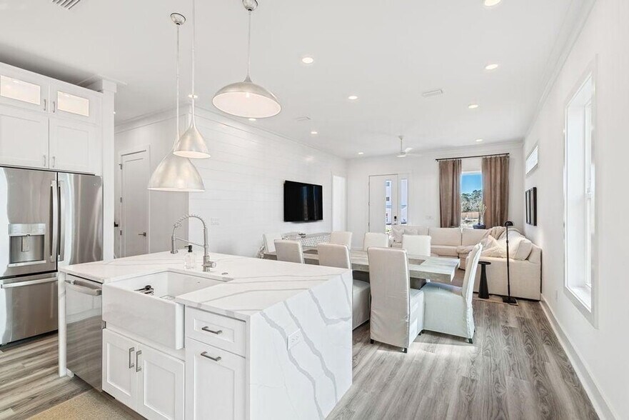 Building Photo - 24 Annabella St