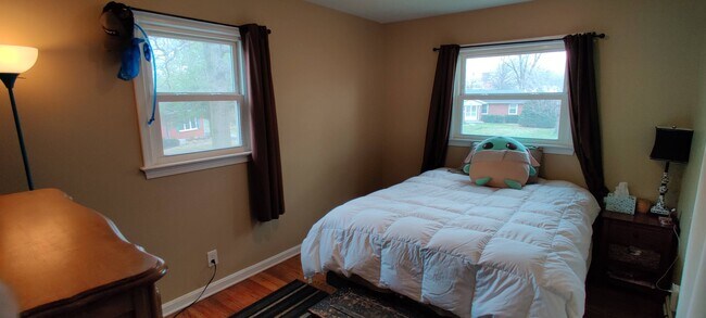 Building Photo - 4105 Laurelwood Ave