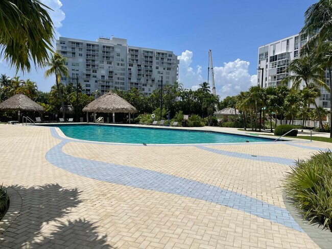 Building Photo - 2451 Brickell Ave