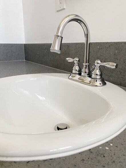 Interior Photo - 2110 W El Segundo Blvd.