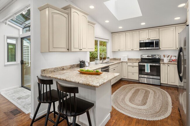Building Photo - Modern Elegance Meets Island Living! |8475...
