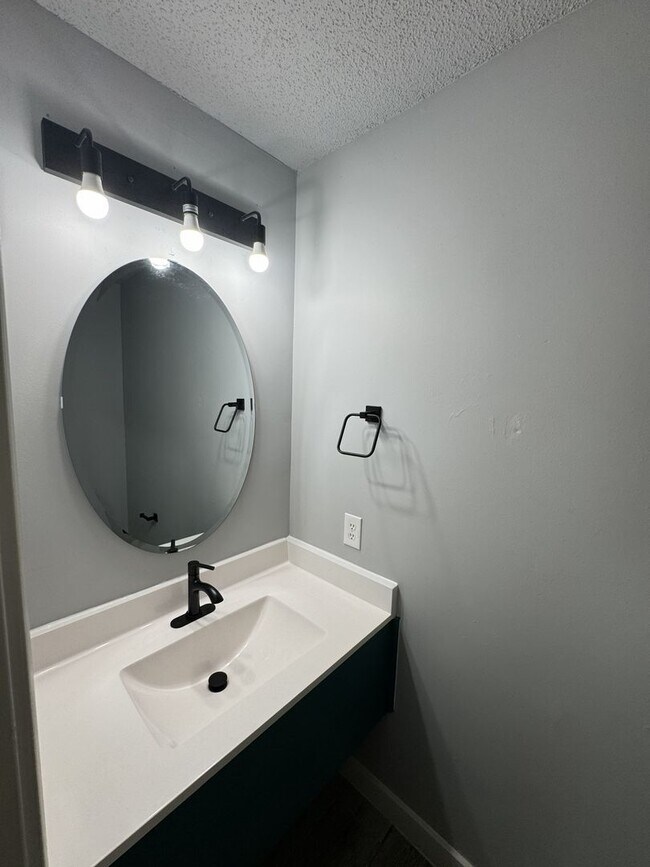 Building Photo - 108 Bridford Downs Dr