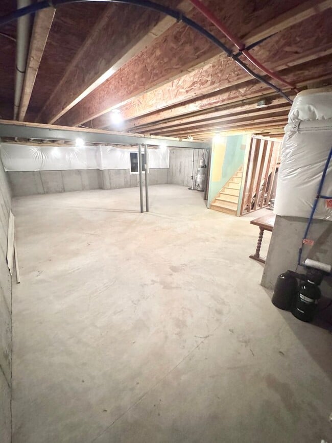 Building Photo - THREE BEDROOM/2.5 BATH TOWNHOME located in PARKLAND School District!