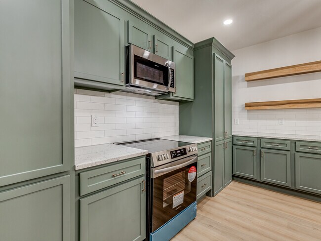 Building Photo - 1723 W Park Pl