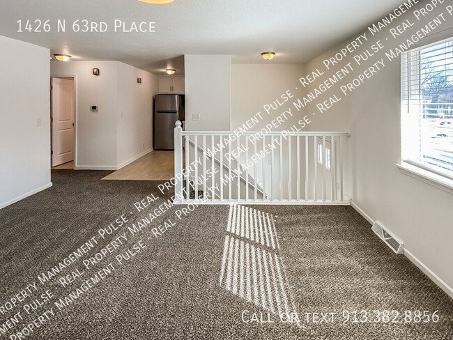 Building Photo - Freshly Remodeled 2BR/1.5 BA Duplex in KCK