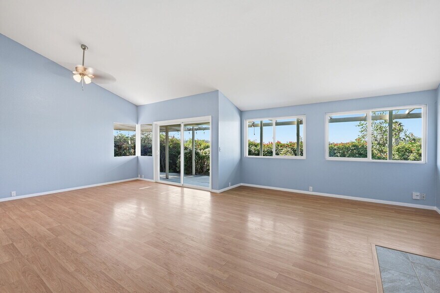 Building Photo - 1999 Seawind Way