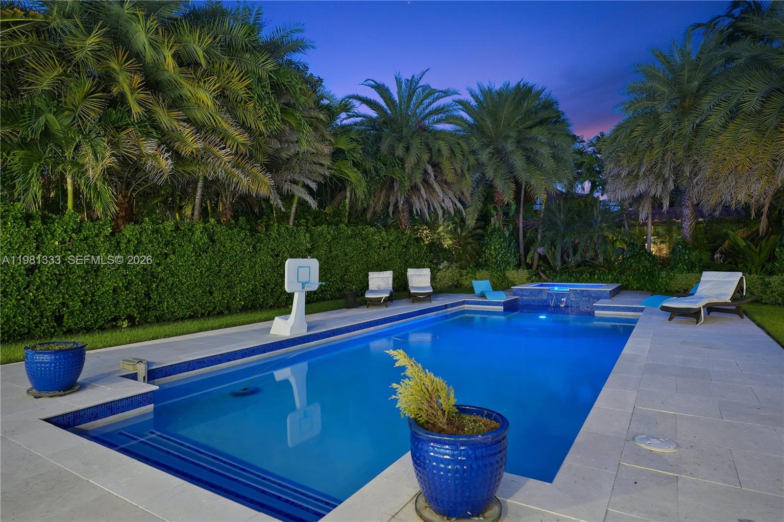 Building Photo - 3747 Prairie Ave