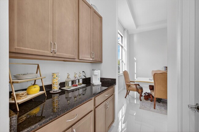 Building Photo - 11460 SW Pietra Wy