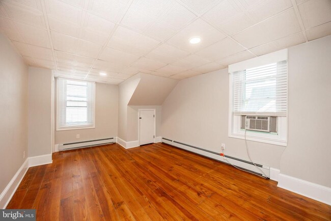 Building Photo - 147 2nd Ave