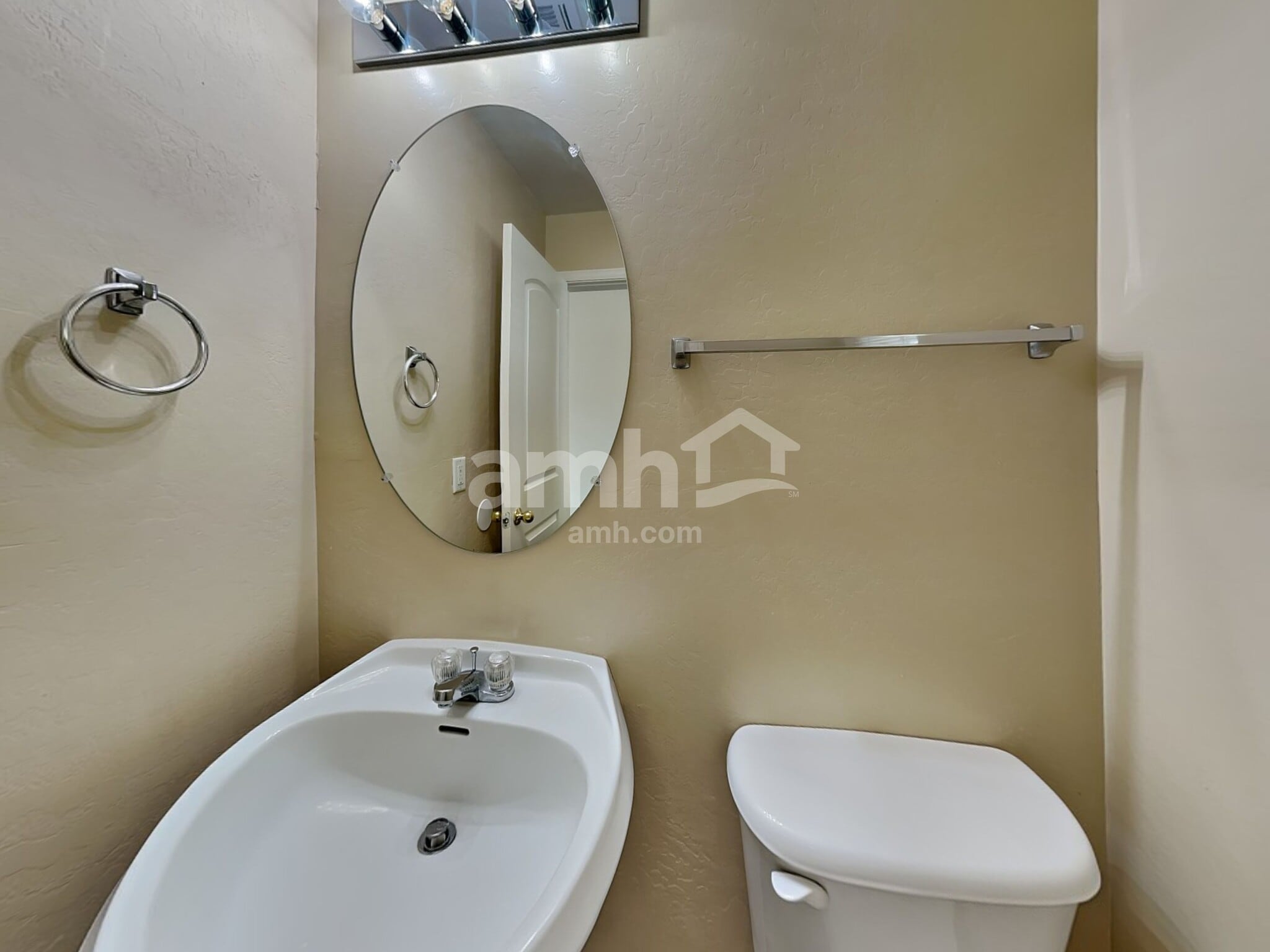 Building Photo - 1217 S 121st Dr