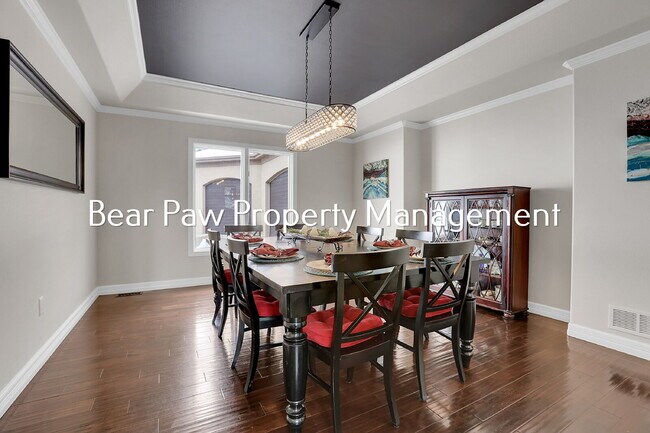 Building Photo - Stunning Home in the Ridge!!