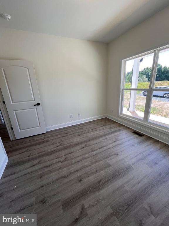 Building Photo - 8641 Sandy Beach Ln