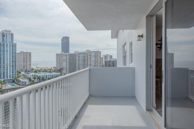 Building Photo - 137 Golden Isles Dr