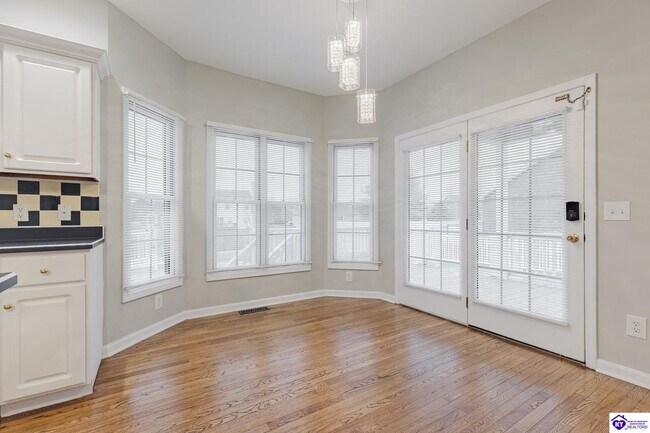 Building Photo - 404 Michigan Ave