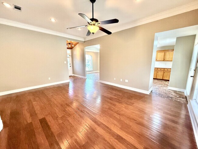 Building Photo - 12483 Fairhope Way