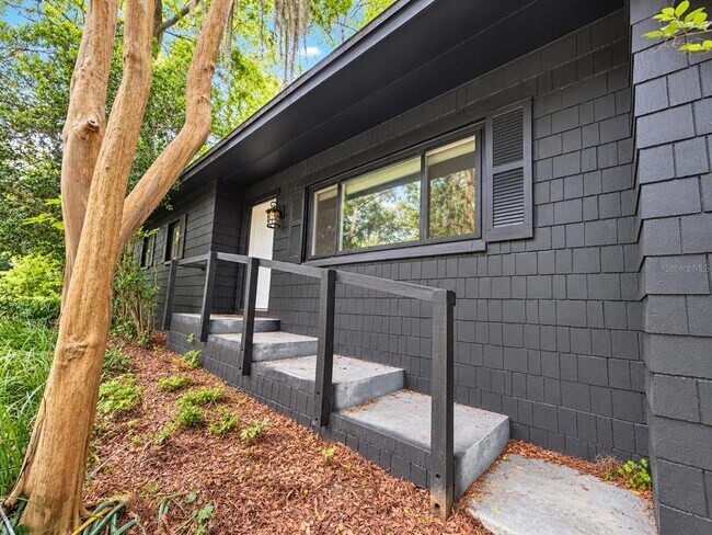Building Photo - 3330 NW 24th Ave