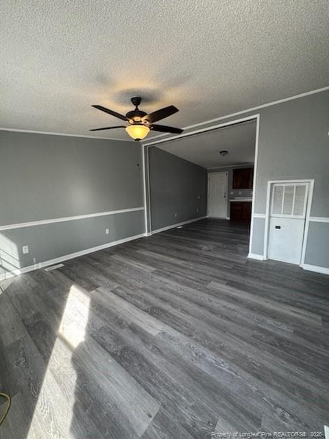 Building Photo - 122 Oak St