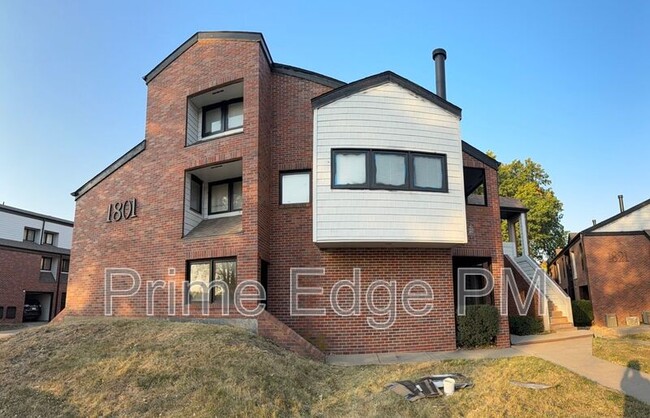 Building Photo - 1801 Ridgehaven Ct