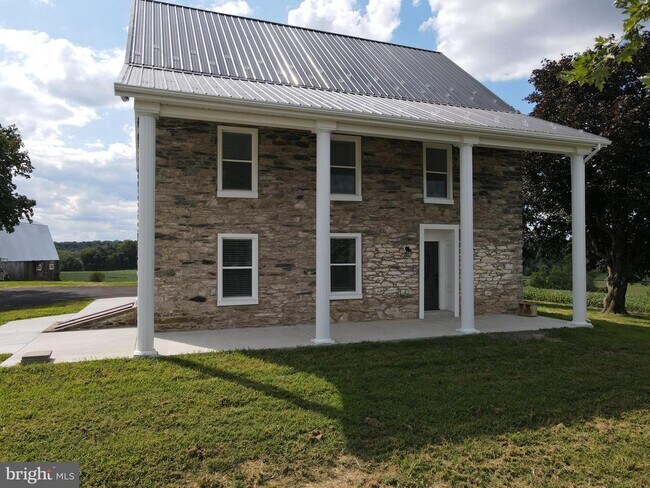 Building Photo - 8358 Woodville Rd