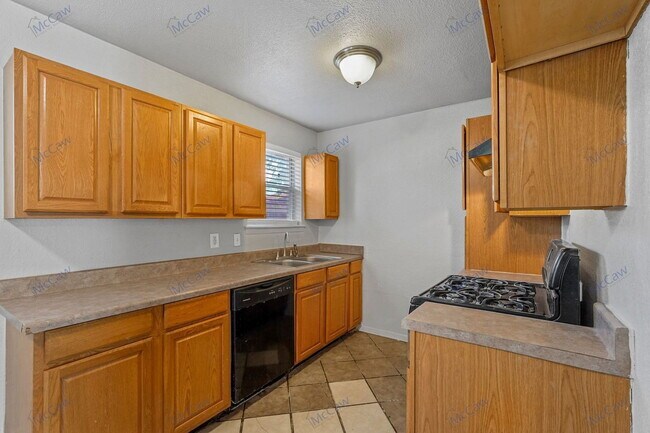 Building Photo - 3204 Caribbean Dr