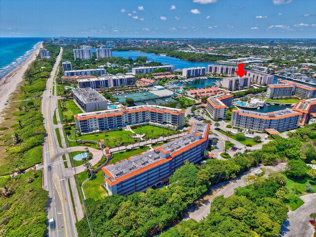 Building Photo - 2707 N Ocean Blvd
