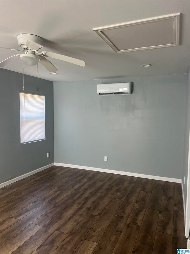 Building Photo - 2710 17th St S