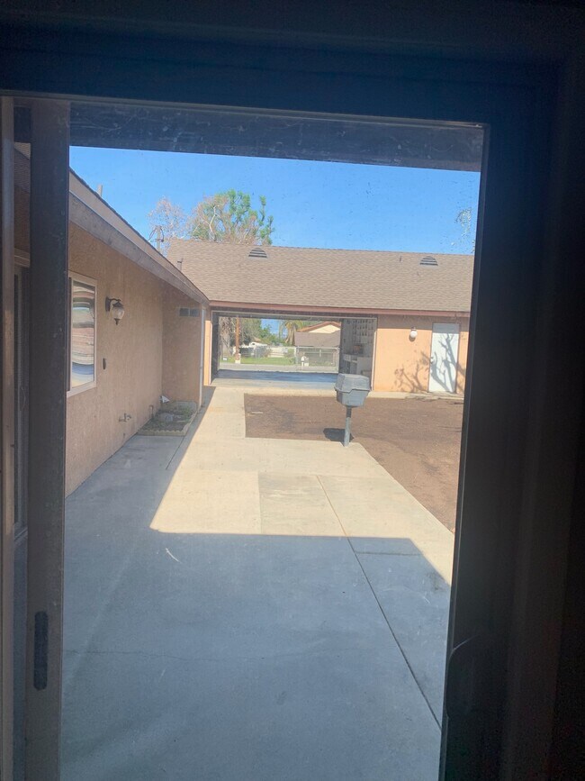 Building Photo - 16180 Washington St