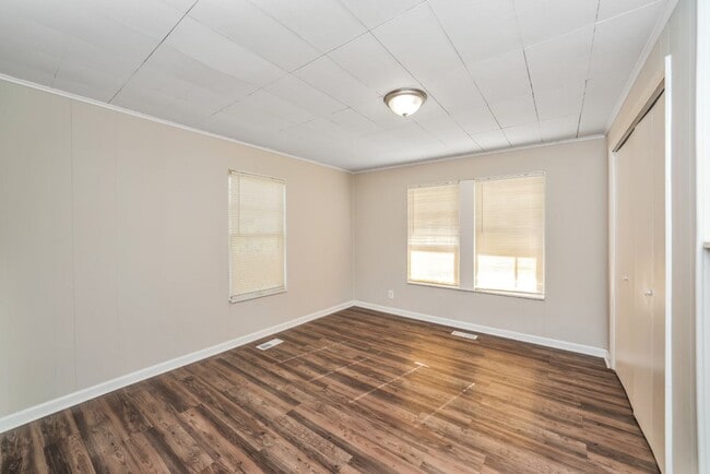 Building Photo - Charming Renovated 2BR Home – Full of Char...