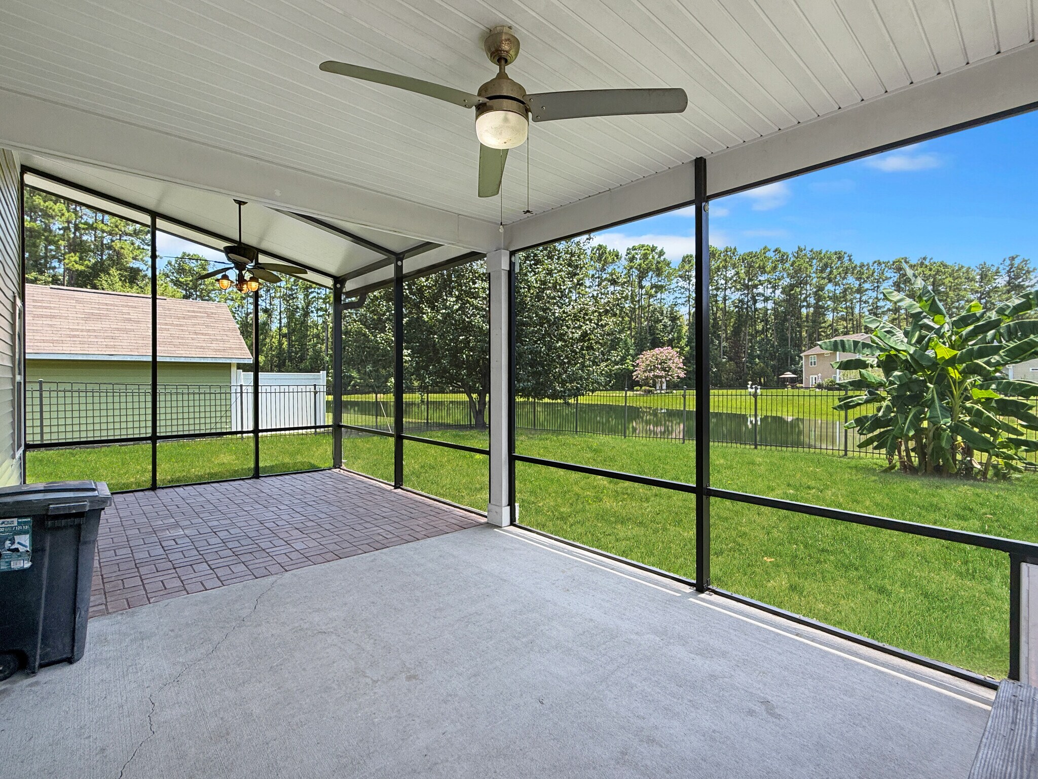 Building Photo - 11 Sand Live Oak Dr