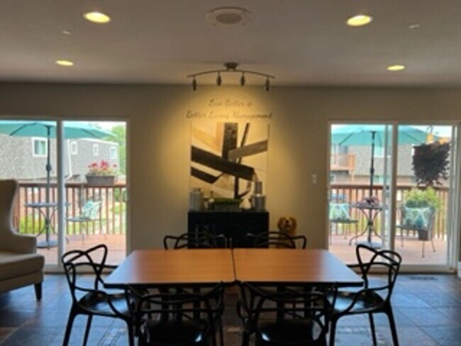 Building Photo - Pool. Gym. Prime location. Welcome to LANT...