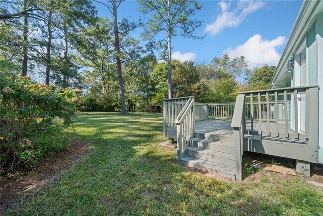 Building Photo - 1467 Thompson Pl