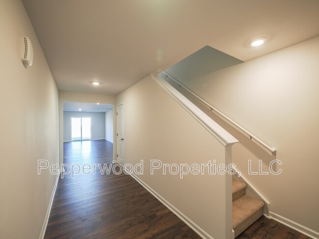 Building Photo - 1761 Rein Dr