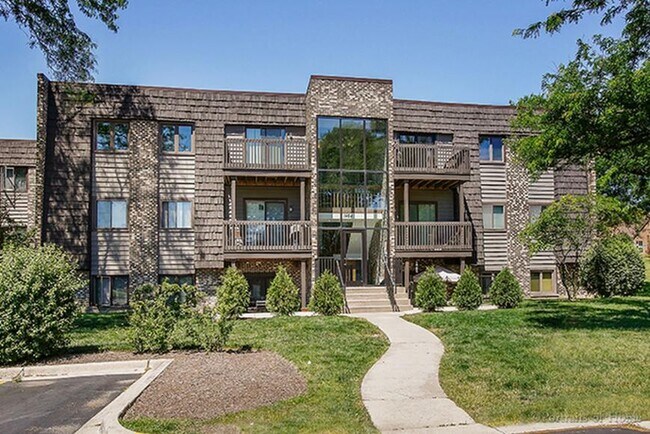 Building Photo - 2 bedroom in Wheaton IL 60189