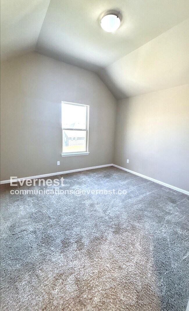 Building Photo - 306 Greenhill St