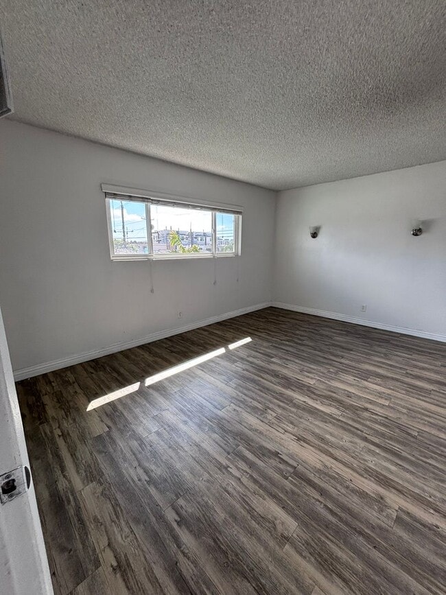 Building Photo - Spacious Beautiful North Park 1 Bed / 1 Bath with Pool