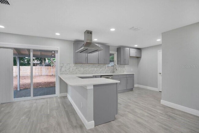 Building Photo - 2115 Messina Ave