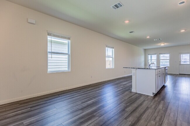 Building Photo - 141 Rubrum Rd