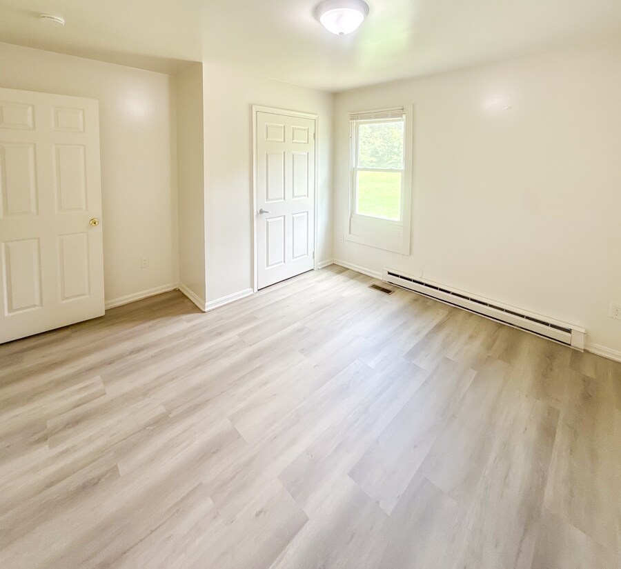Building Photo - 496 Lancaster Creek Dr