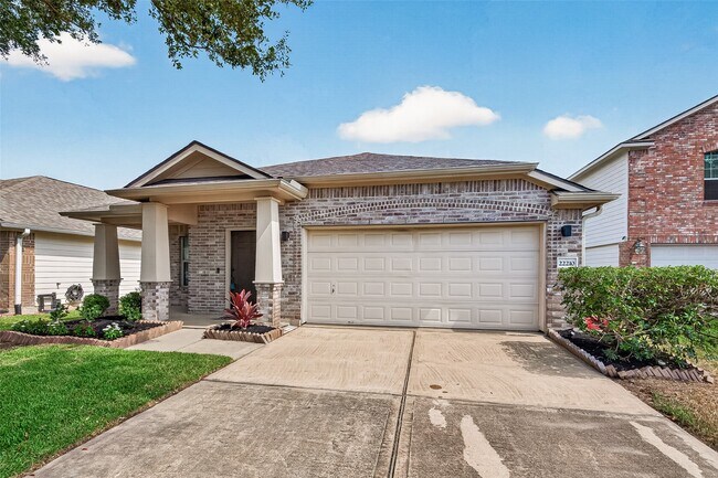 Building Photo - 22210 Bellow Glen Dr