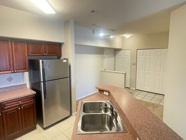 Building Photo - 1BR/1BA Altamonte Springs Condo with Brand...