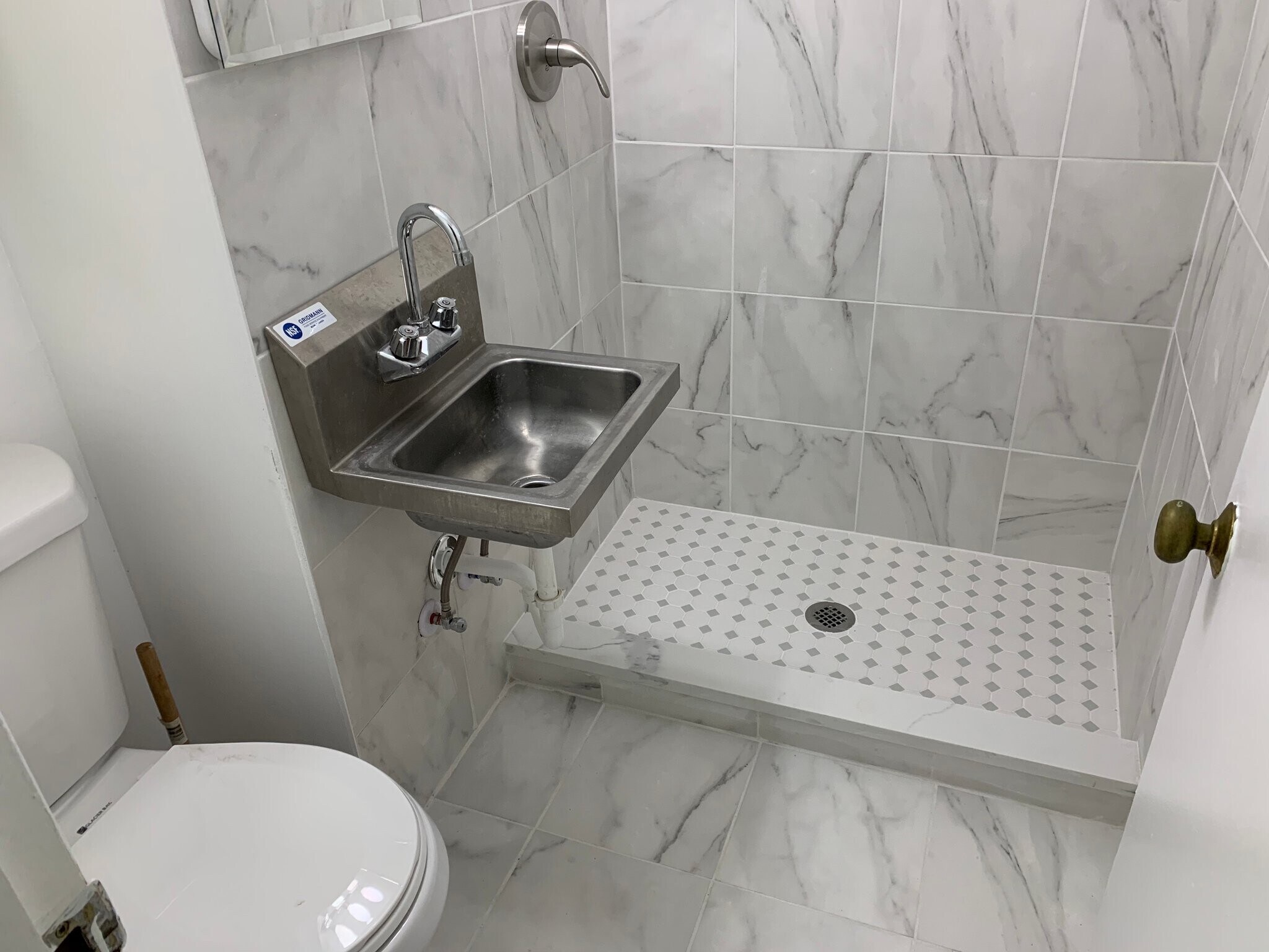 Building Photo - 746 Broughton St