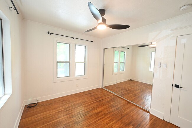 Building Photo - 216 S Vendome St