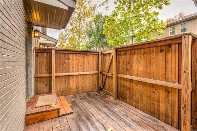 Building Photo - 6328 Bordeaux Ave
