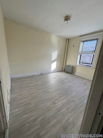 Building Photo - 1111 Boylston St