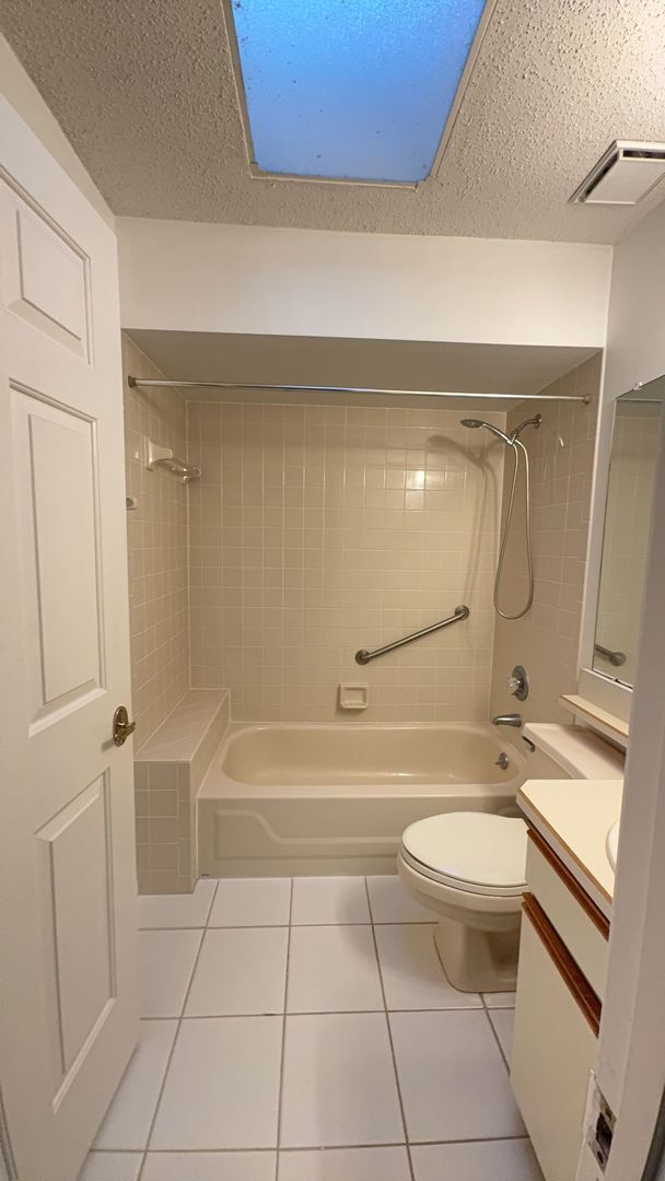 Building Photo - This amazing home located in the S Section of Palm Coast