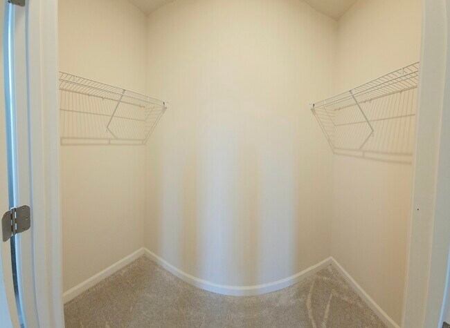 Building Photo - 904 Kinsey Aly